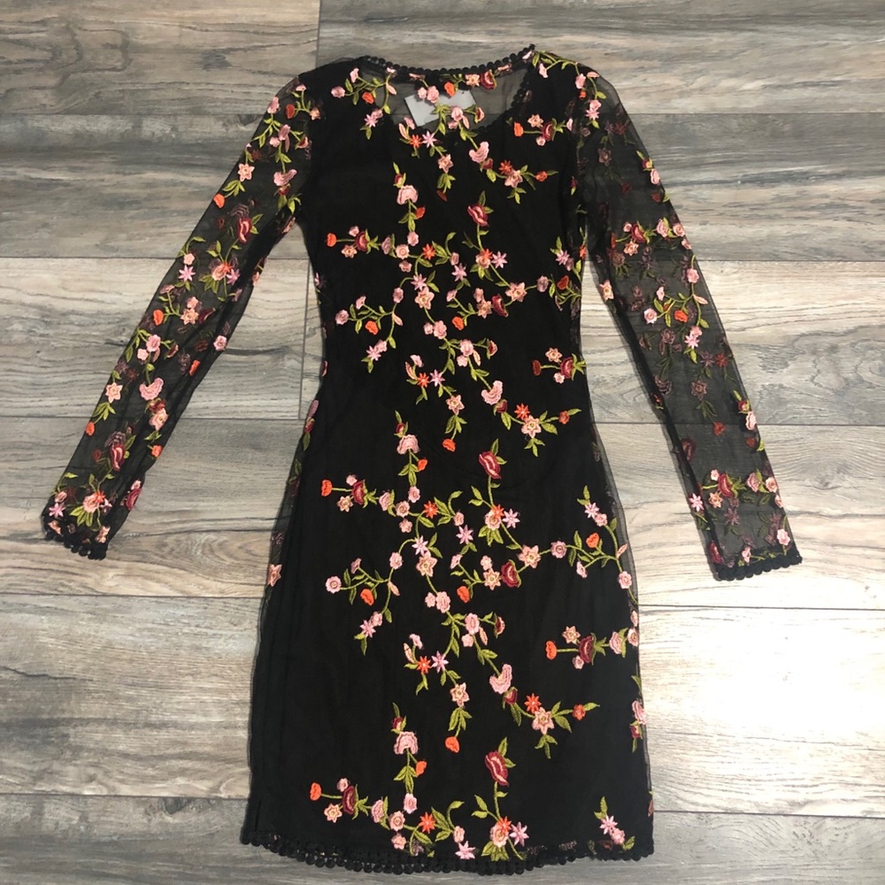 Dress - Picture 2 of 2